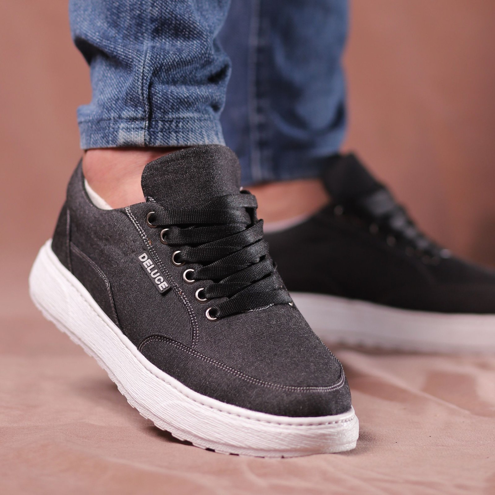 صورة المنتج - اسود كوتشي چينز NC244